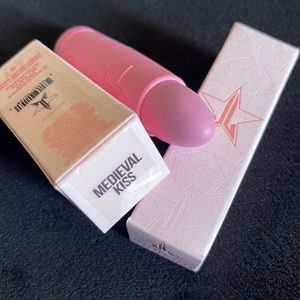 Jeffree Star velvet trap in medieval kiss *NEW*